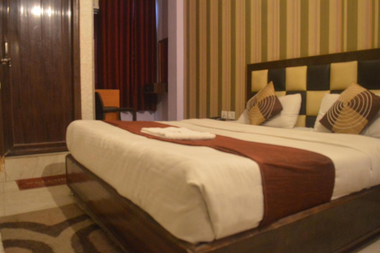 Hotel Apsara , By Soank Hospitality ハリドワール エクステリア 写真