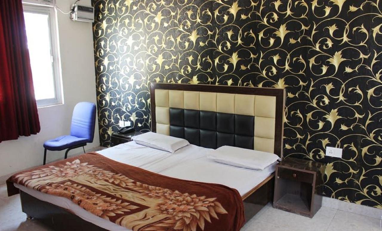 Hotel Apsara , By Soank Hospitality ハリドワール エクステリア 写真